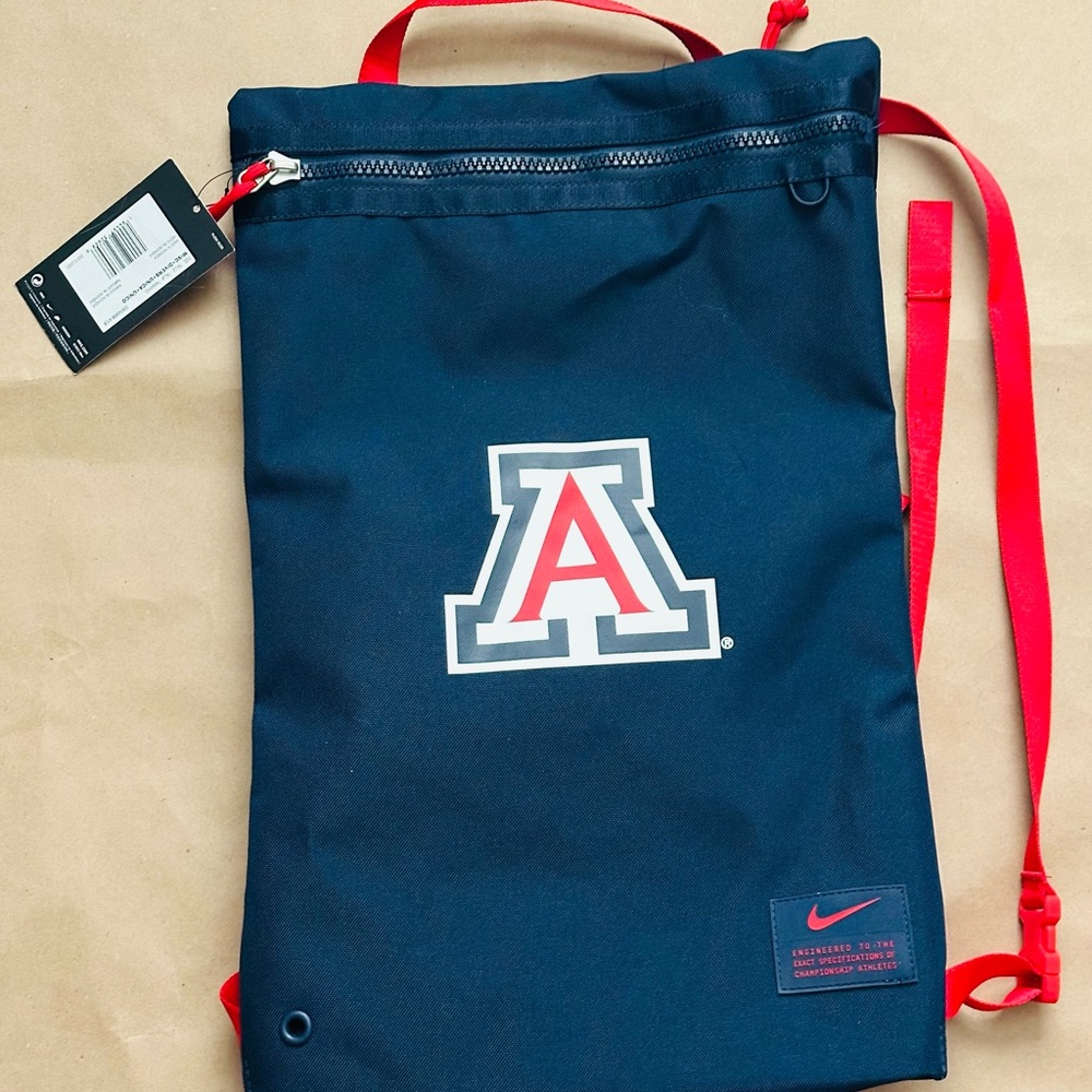 Nike Arizona Wildcats PE Team Issued Blue and Red Canvas Backpack RARE New
